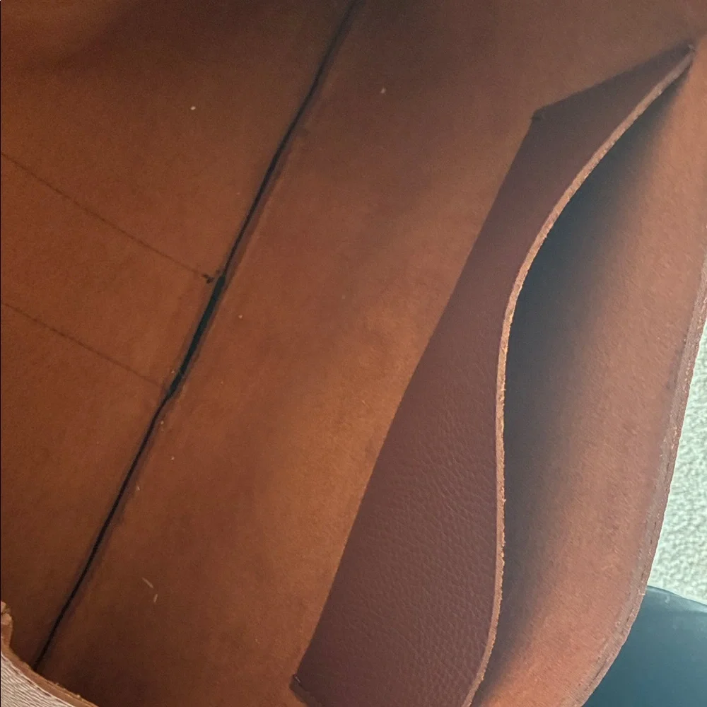 Vince Camuto Tan and Black Shoulder Bag - Picture 8 of 9